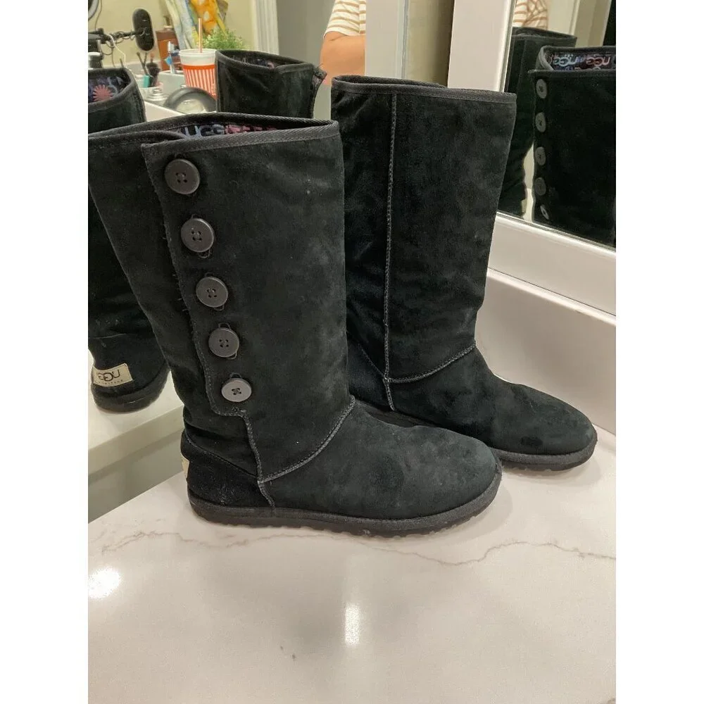 UGG Australia Classic Suede Tall Button Boot Fabric Lined Size 8